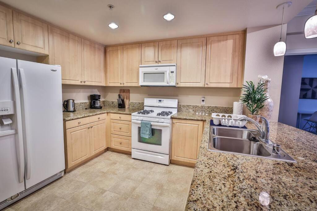 Апартаменти Irvine Upscale 2Br Apt Near Spectrum, Great Park, Uci Екстер'єр фото